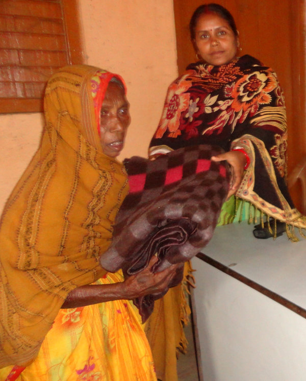 Donate a Blanket & Save a Life this winter season.