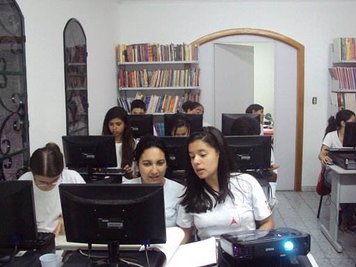 Apprentices Learning Computer in IA3