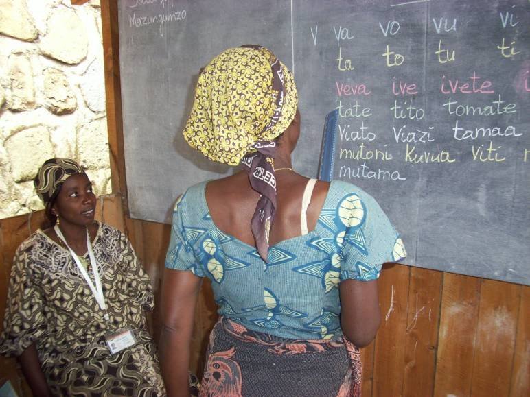 Teach 4200 women in the Congo (DRC) basic literacy