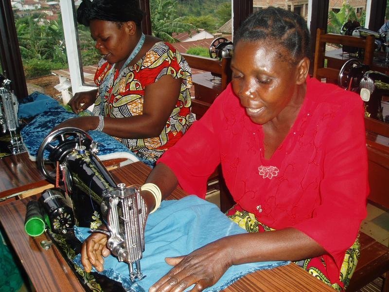 Teach 4200 women in the Congo (DRC) basic literacy