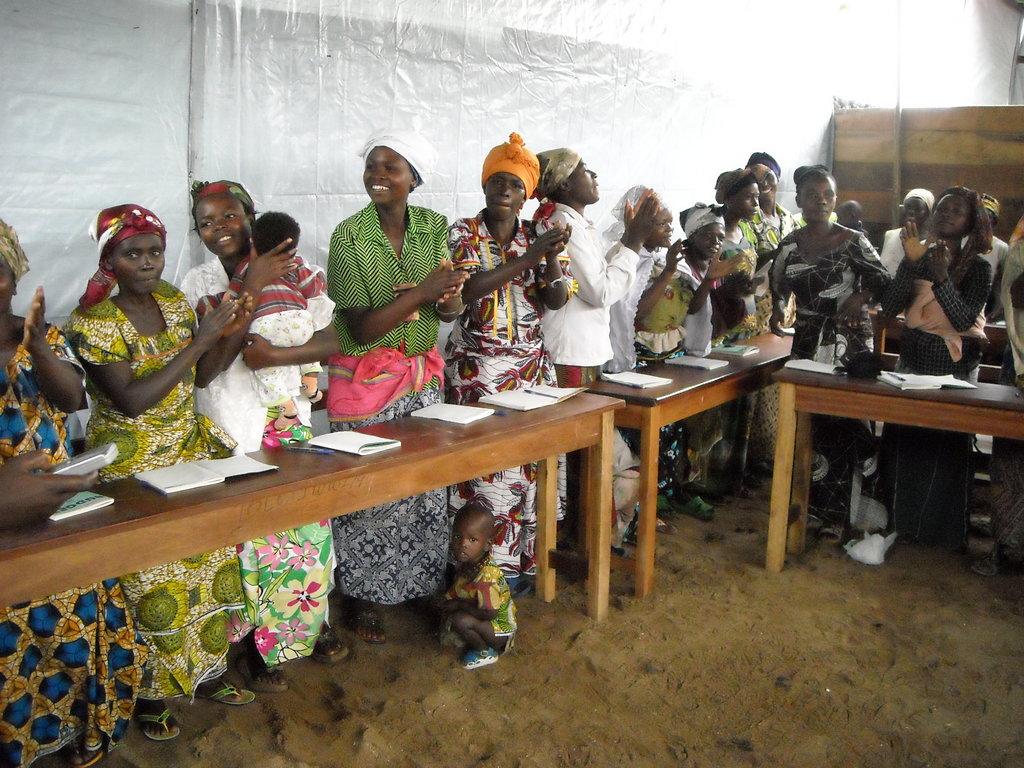 Teach 4200 women in the Congo (DRC) basic literacy