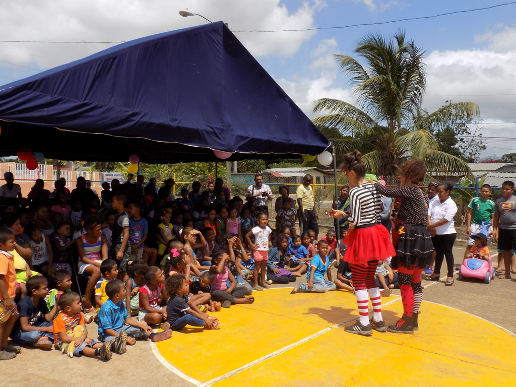 Day of Colors for children in Felipillo