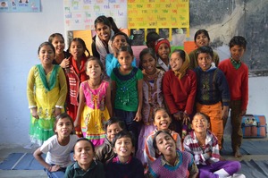 Priyanka, Teach For India Fellow with her students