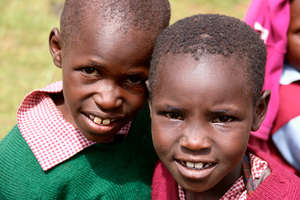Improve the education of 2,000 students in Kenya
