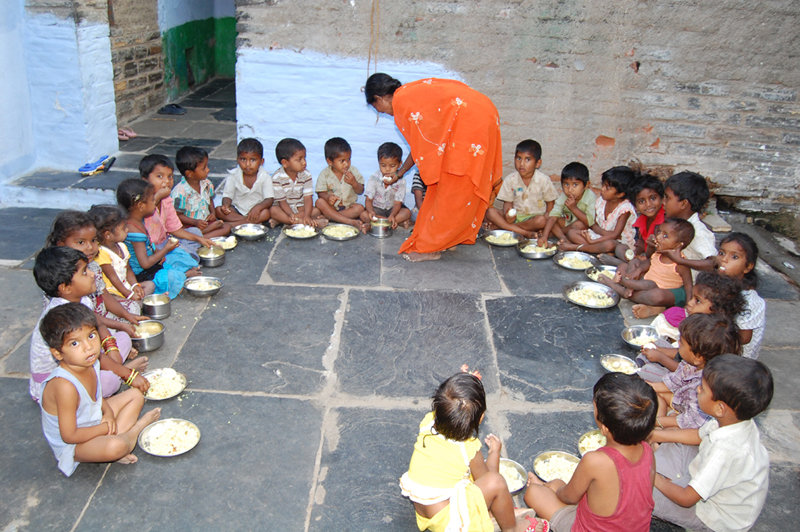 Provide midday meal for poor kids in CrecheCenters