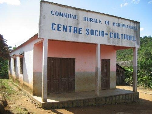 Books For Madagascar's English Literacy Initiative