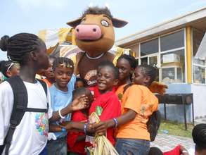 Kids at Dreamworld Africana