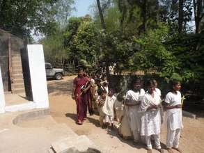 children starts palm sunday