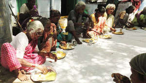 hot nutritious food for hungry destitute elders