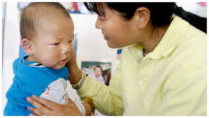 Ruhai and his nanny forge a bond.