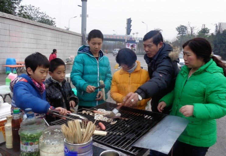 Help sponsor a foster family in China
