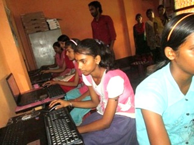 computer education to 100 students in kishanganj