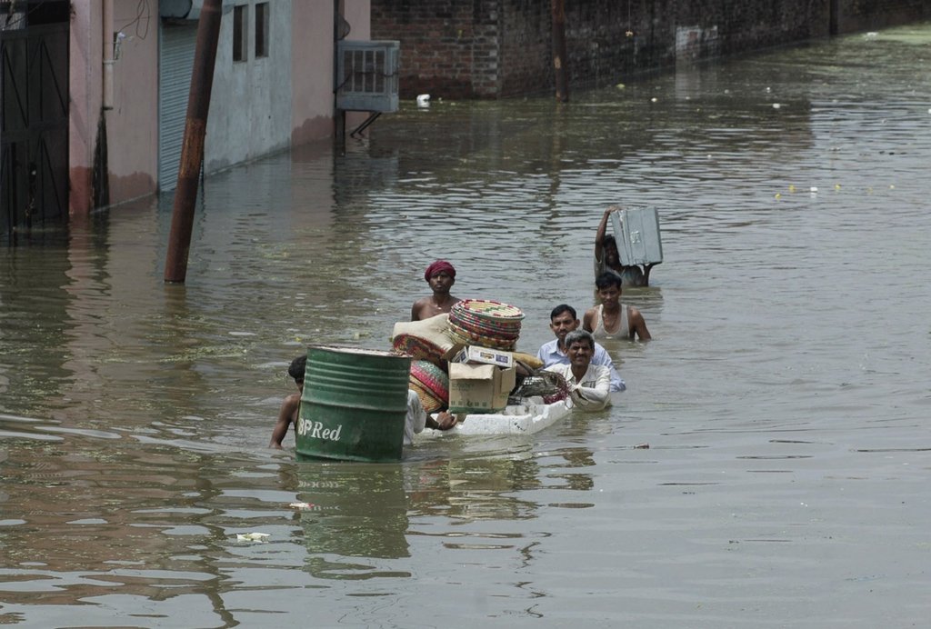 Hudhud relief fund for 500 very poor families