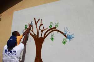 Painting the 'Tree of Life' - Nicola Simmonds