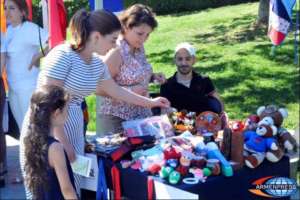 Countries under the Same Roof Expo - Kapan Crochet