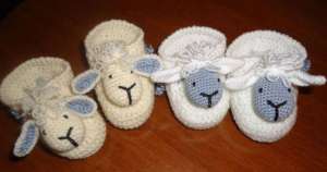 Sheep booties for Kapan Crochet