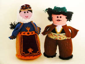 Dolls with Armenian traditional costumes