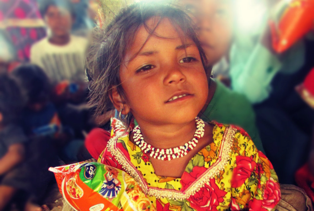 Provide Gift & food to 700 Street Children