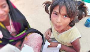 Happy Street Kids with Gift & food !!