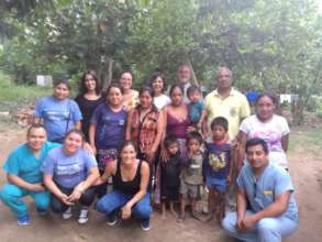 Health promoters, volunteers and Zoila's family