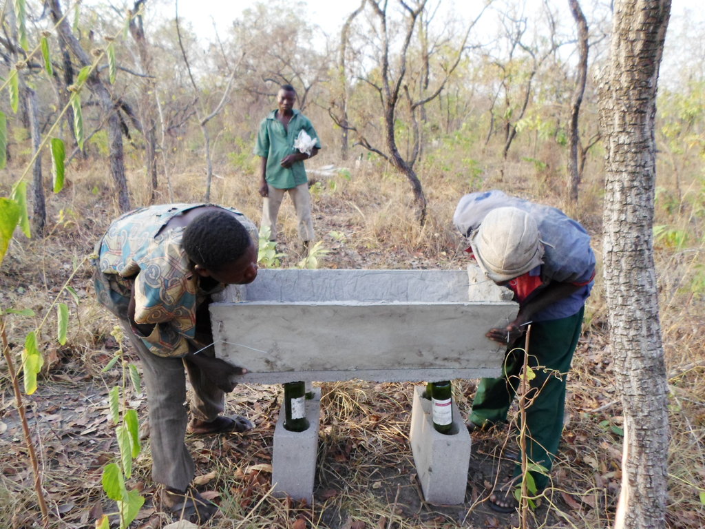 Bring smile to 300villagers Benin with beekeeping!