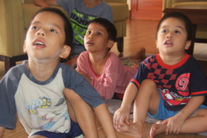 3 siblings of Maylin with her at CJFI Center