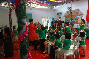 A Majician entertaining CJFI kids