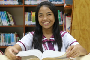 Ana on becoming a doctor: Study well and pray