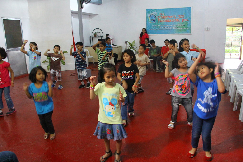 Help Feed and Send to School Poor Kids in the Phil