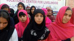 Students thanking GirlsNotBrides & Donors