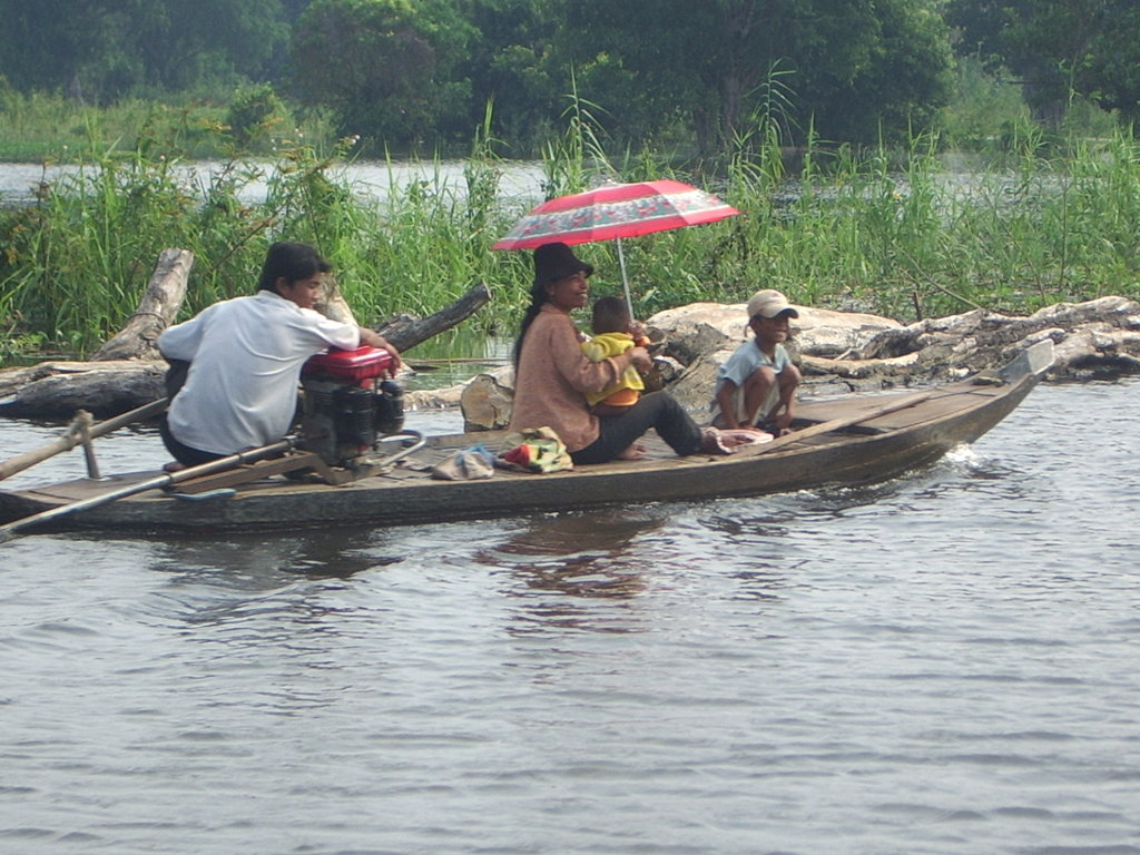 Education for poor children on Tonle Sap Siem Riep