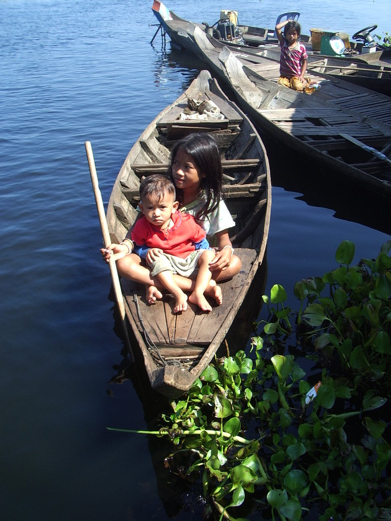 Education for poor children on Tonle Sap Siem Riep