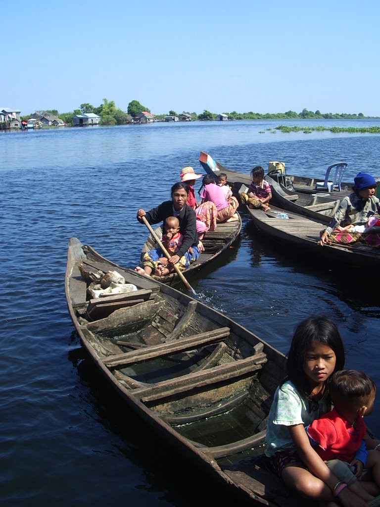 Education for poor children on Tonle Sap Siem Riep