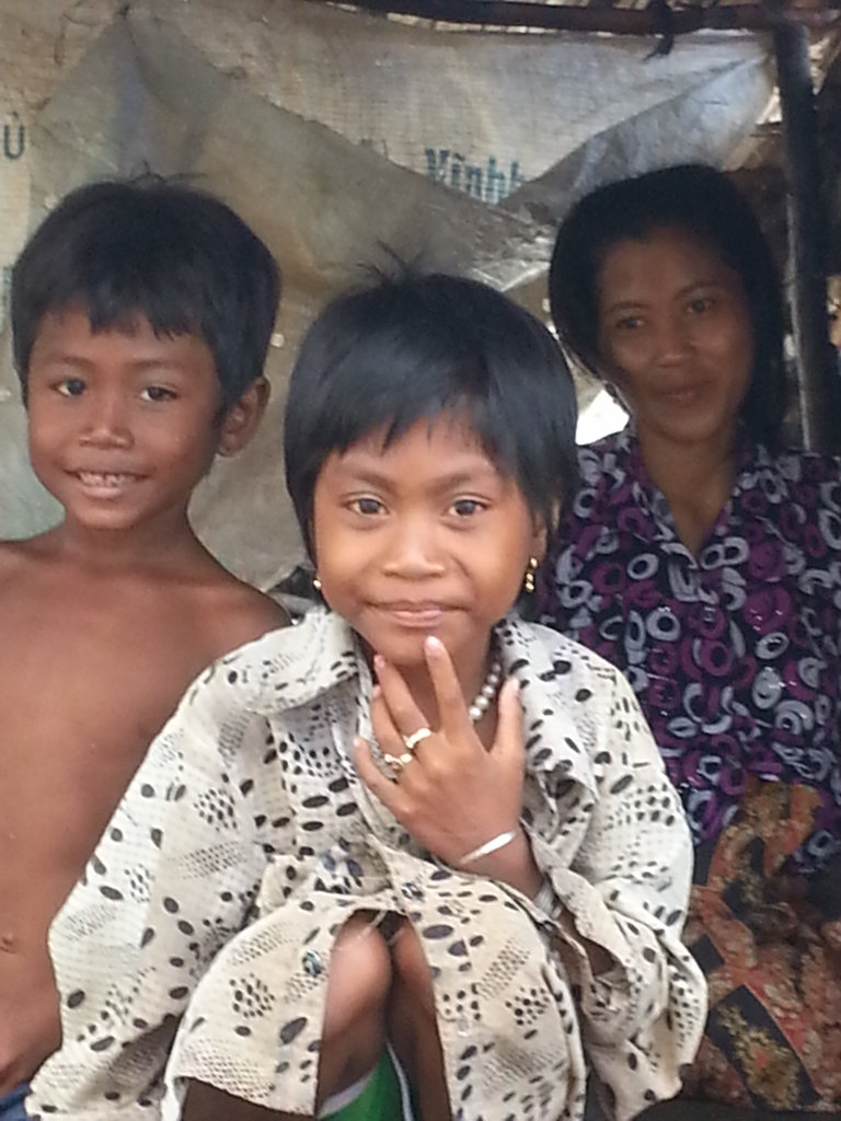 Education for poor children on Tonle Sap Siem Riep