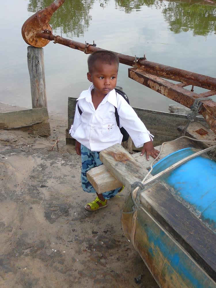 Education for poor children on Tonle Sap Siem Riep