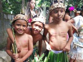 Children customizing the Indian Lempira