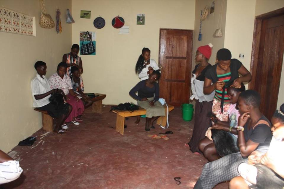 Practicing hairdressing in the new space