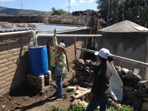 Partner - Lucha Villafuerte - explains the system