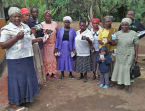 Seed distribution with Seed Savers Network Kenya