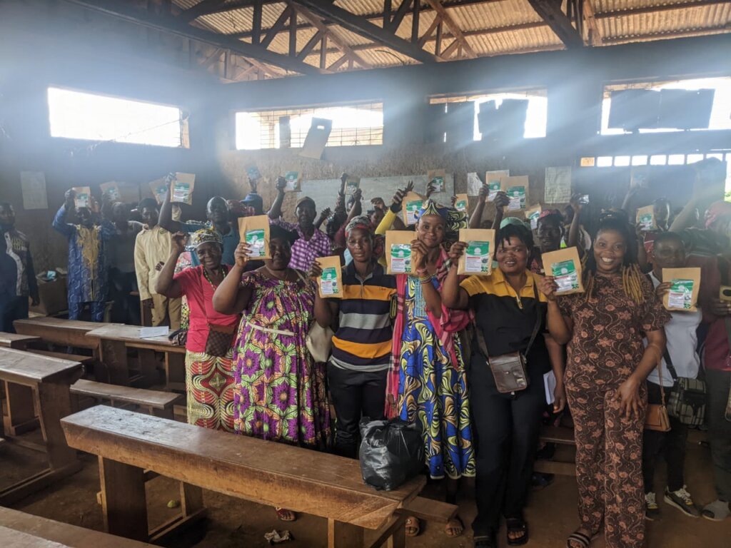 Training session and seed distribution