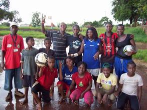 Mixed team of players at Polo 1 in Gurue town.