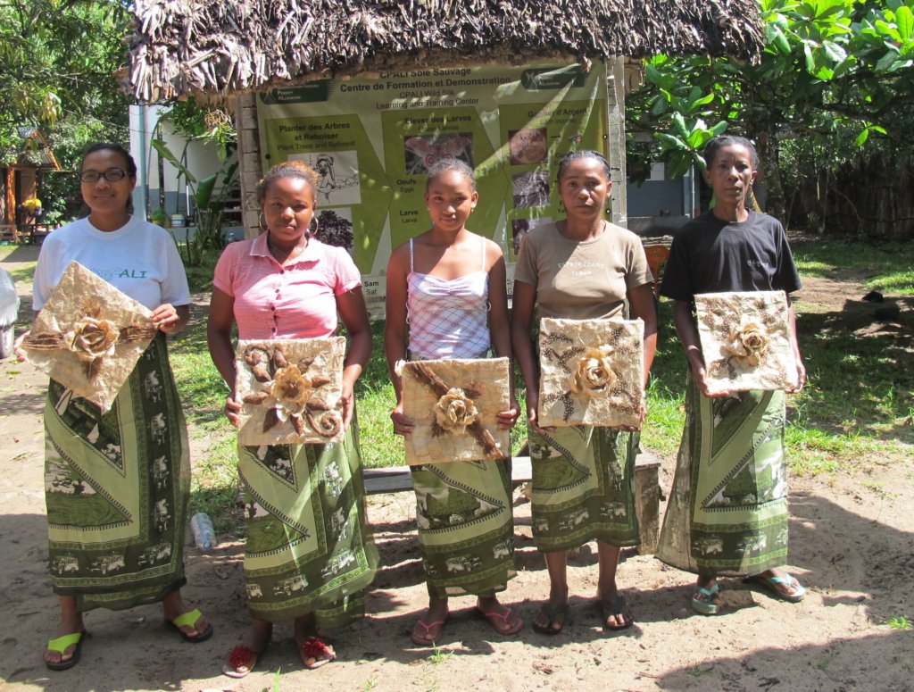 Artisan Training for Women in Madagascar