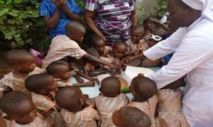 Children of the centre nun Alexandrine