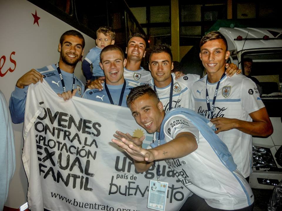 Under 20 Uruguayan soccer team joins the Campaign