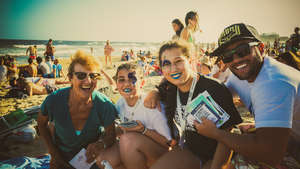 Tourists are happy to join the campaign