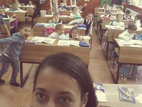 Ada, Robert and her class on the 1st day of school