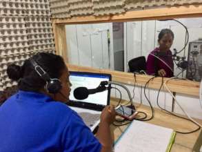Enith and Dacia live on the radio.