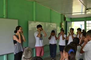 Volunteer Minoh & I teaching body parts in English