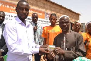 President Abas receiving business cards