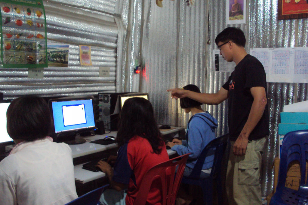 Support Sai Oo's Dream Of Attending Uni (ongoing)